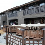 きれいに整備した庭周り。あずま屋もあります(外観)